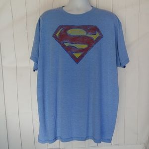 Superman Men's Distressed T-shirt